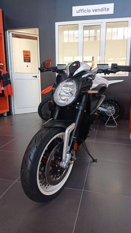 MV Agusta Dragster 800 RR SCS (2021 - 25) (2)