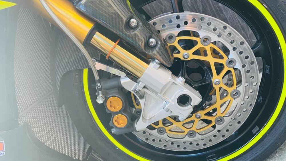 Yamaha YZF R6 (2005) (2)