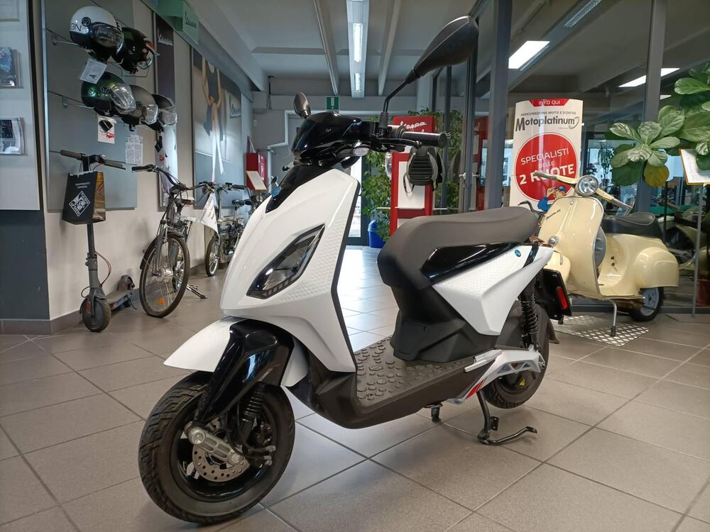 Piaggio 1 Active (2022 - 25) (2)