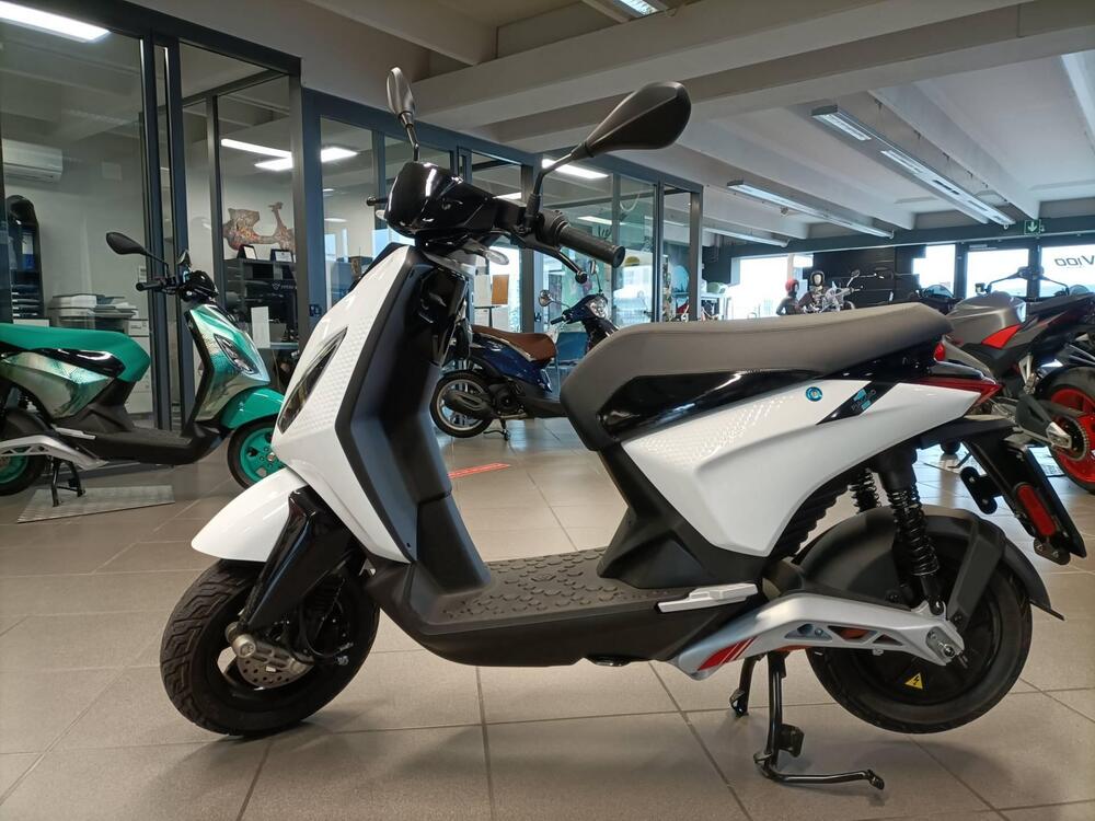 Piaggio 1 Active (2022 - 25) (3)