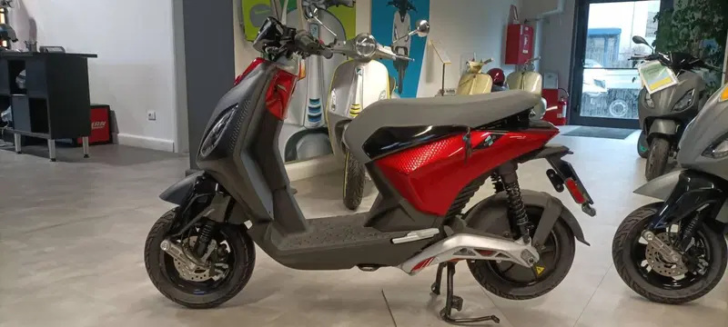 Piaggio 1 Active (2022 - 26) (7)