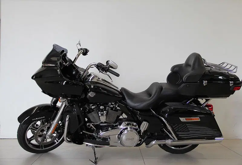 Harley-Davidson 114 Road Glide Limited (2020) - FLTRK (8)