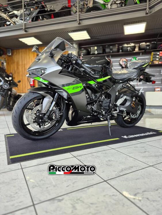 Kawasaki Ninja 636 ZX-6R (2024 - 26) (5)