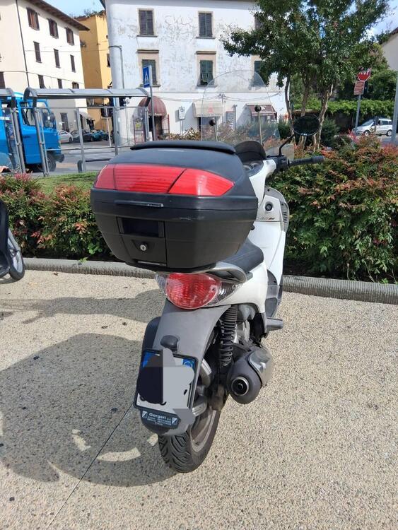 Aprilia Scarabeo 200 i.e. (2009 - 11) (3)