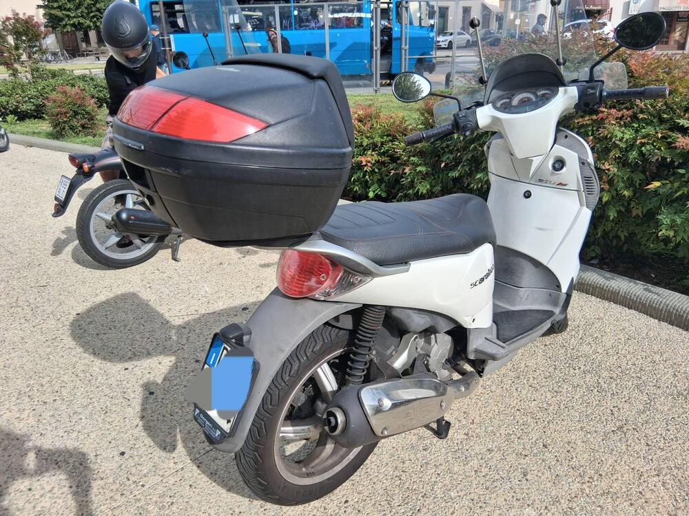 Aprilia Scarabeo 200 i.e. (2009 - 11) (4)