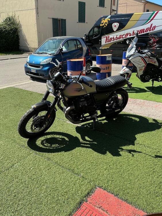 Moto Guzzi V7 III Rough (2018 - 20) (2)