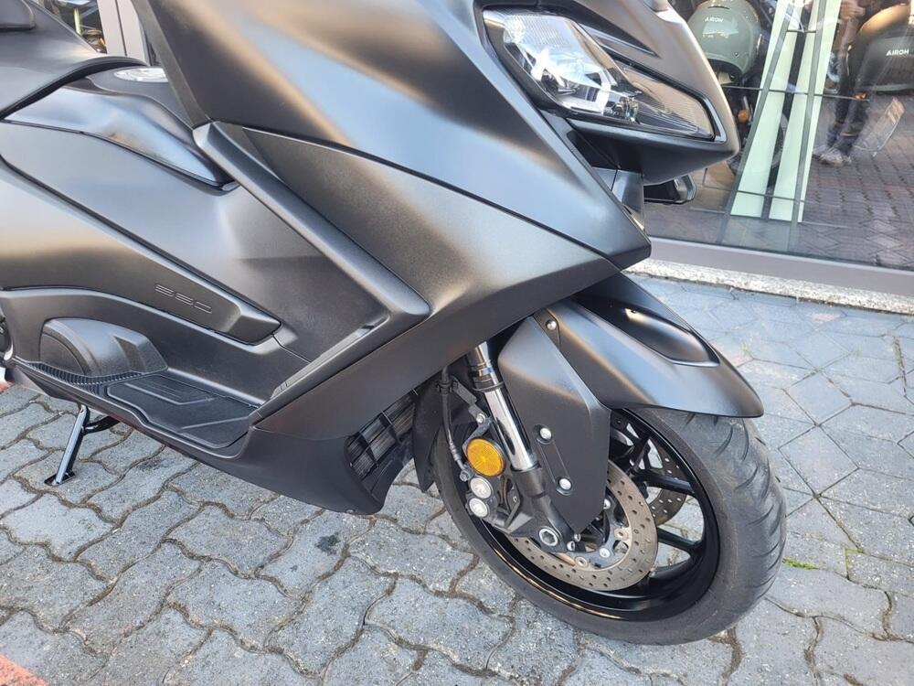 Yamaha T-Max 560 (2022 - 24) (3)