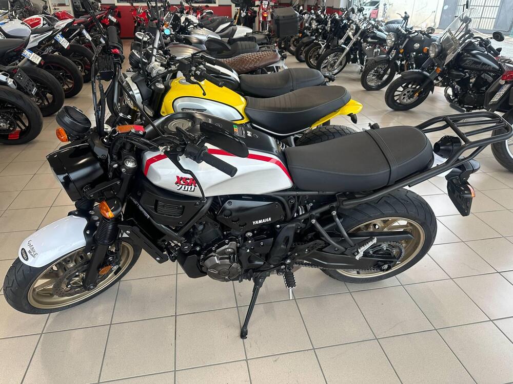 Yamaha XSR 700 XTribute (2021) (2)
