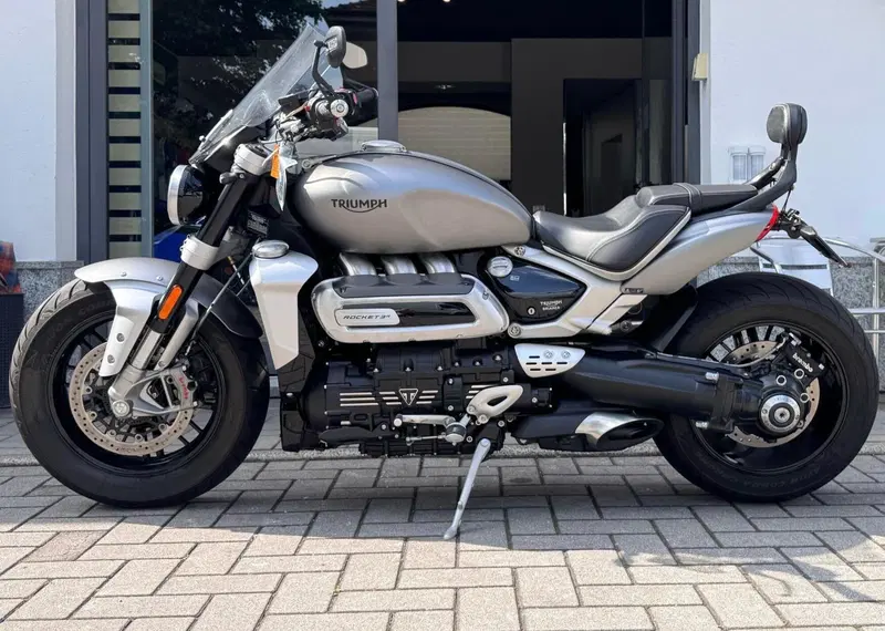 Triumph Rocket 3 R (2021 - 24) (2)
