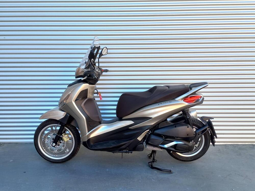 Piaggio Beverly 300 ABS-ASR (2021 - 25) (5)