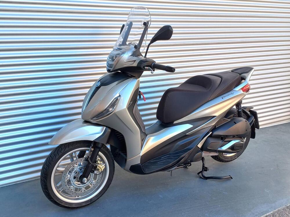 Piaggio Beverly 300 ABS-ASR (2021 - 25) (4)
