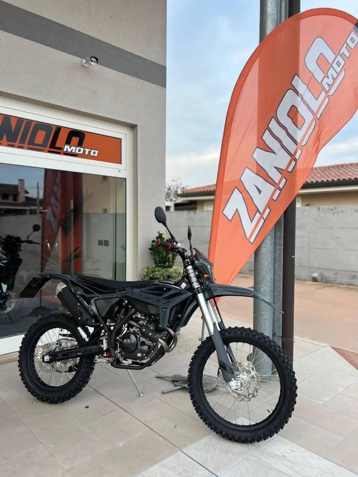 Betamotor RR 125 4T Enduro T - X Special Edition (2025 - 26) (2)