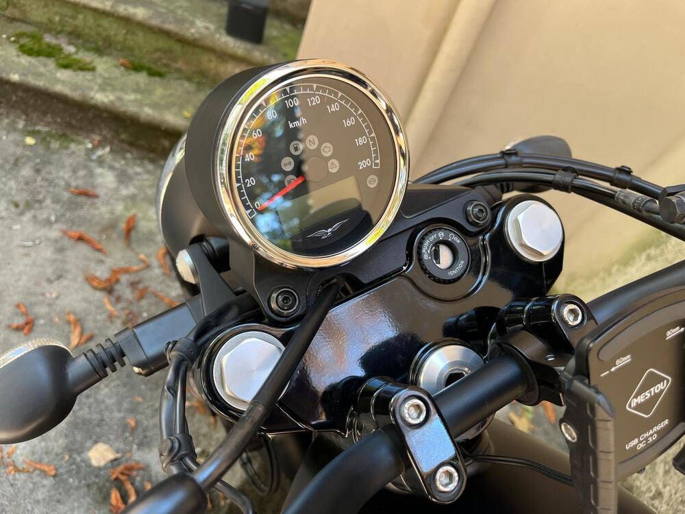 Moto Guzzi V7 III Stone (2017 - 20) (5)
