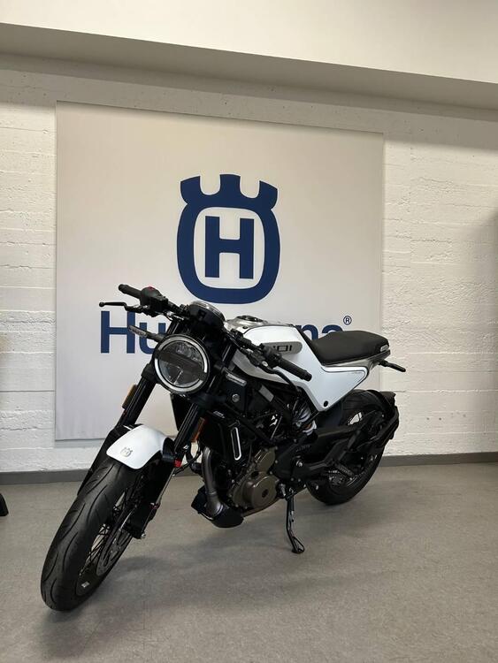 Husqvarna Vitpilen 401 (2021 - 23) (2)