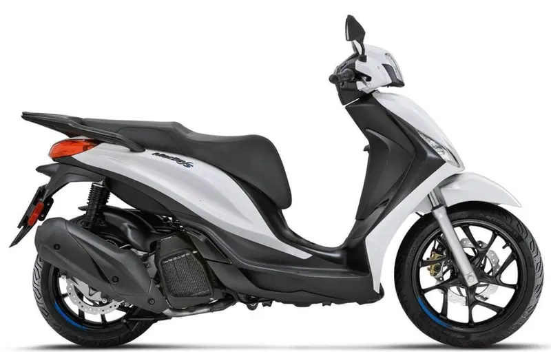 Piaggio Medley 200 S (2025 - 26) (4)