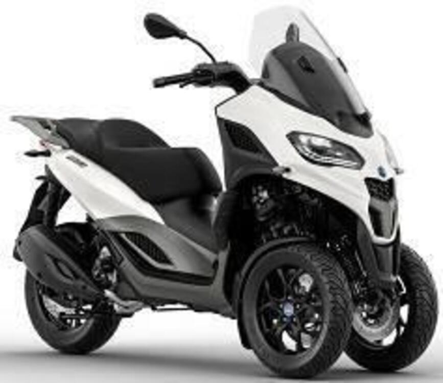 Piaggio MP3 310 (2025) (2)