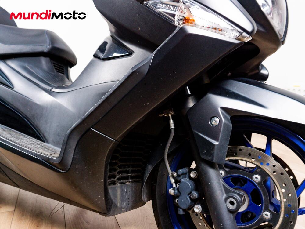 Suzuki Burgman 400 (2022 - 24) (5)