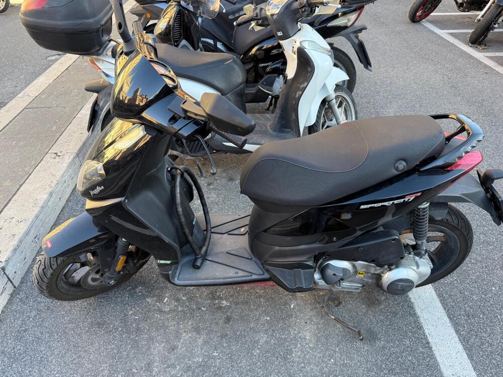 Aprilia Sportcity One 125 (2008 - 12) (2)