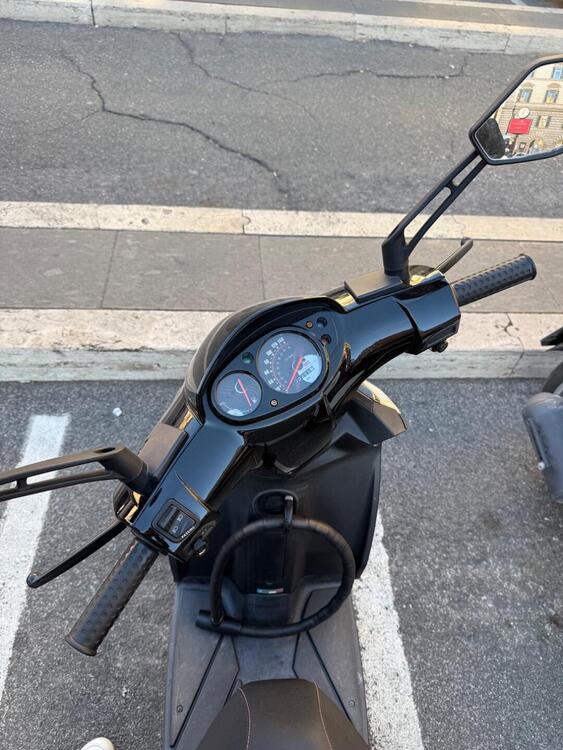 Aprilia Sportcity One 125 (2008 - 12) (4)