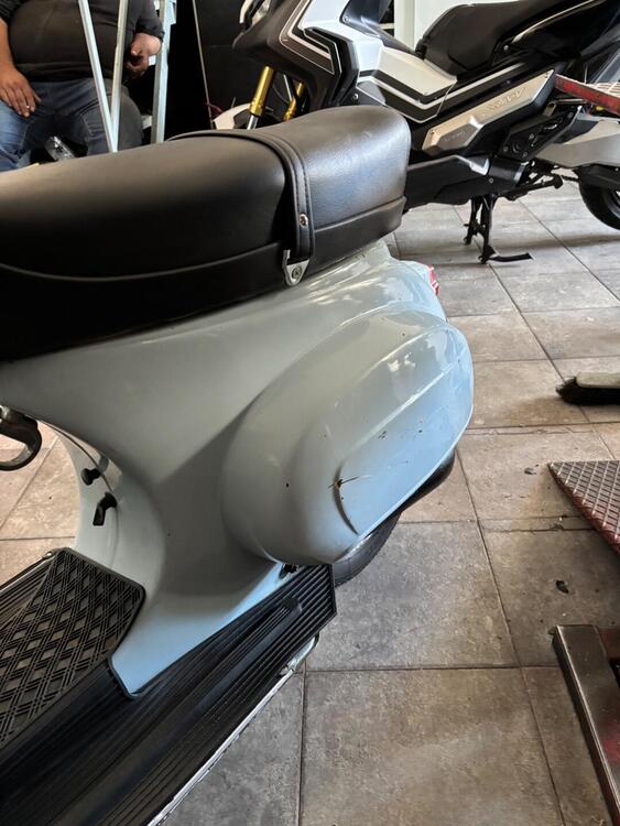 Piaggio Vespa 50 special scocca piccola (5)