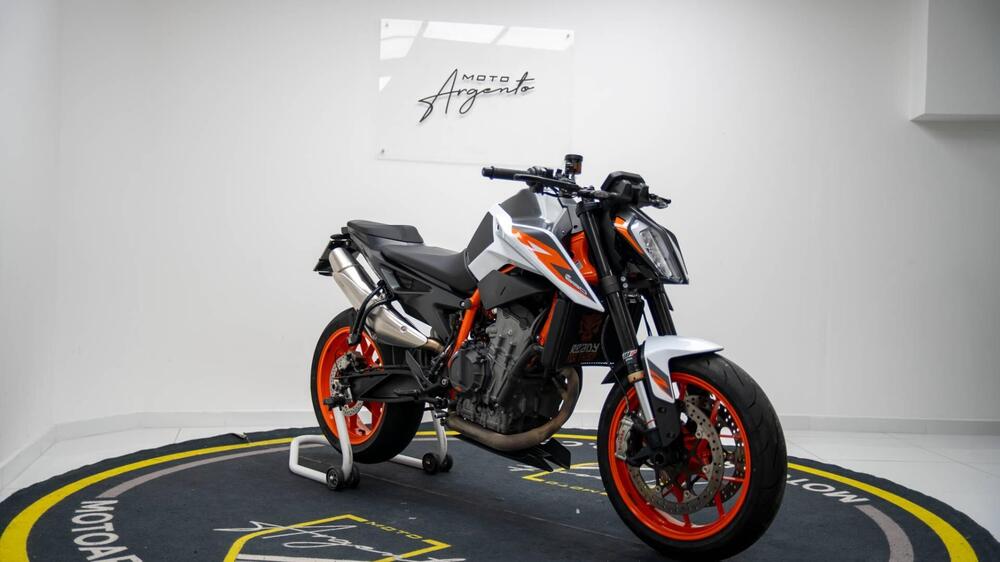 KTM 890 Duke R (2020) (2)
