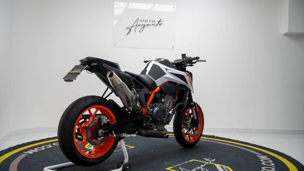 KTM 890 Duke R (2020) (4)