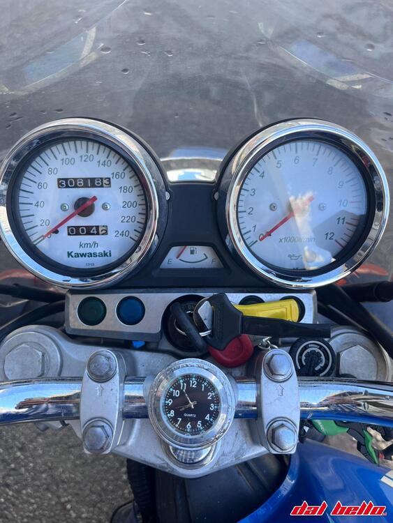 Kawasaki ZR-7 (2001 - 04) (4)