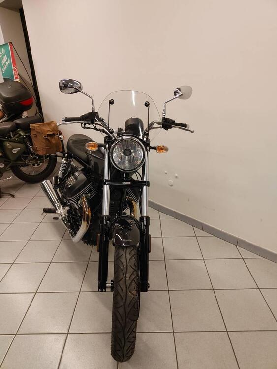 Moto Guzzi V9 Roamer (2018 - 20) (4)