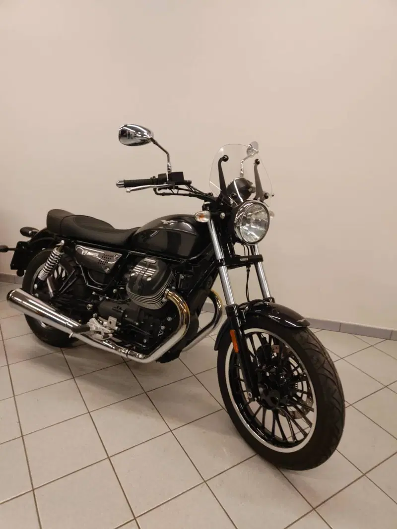 Moto Guzzi V9 Roamer (2018 - 20) (7)