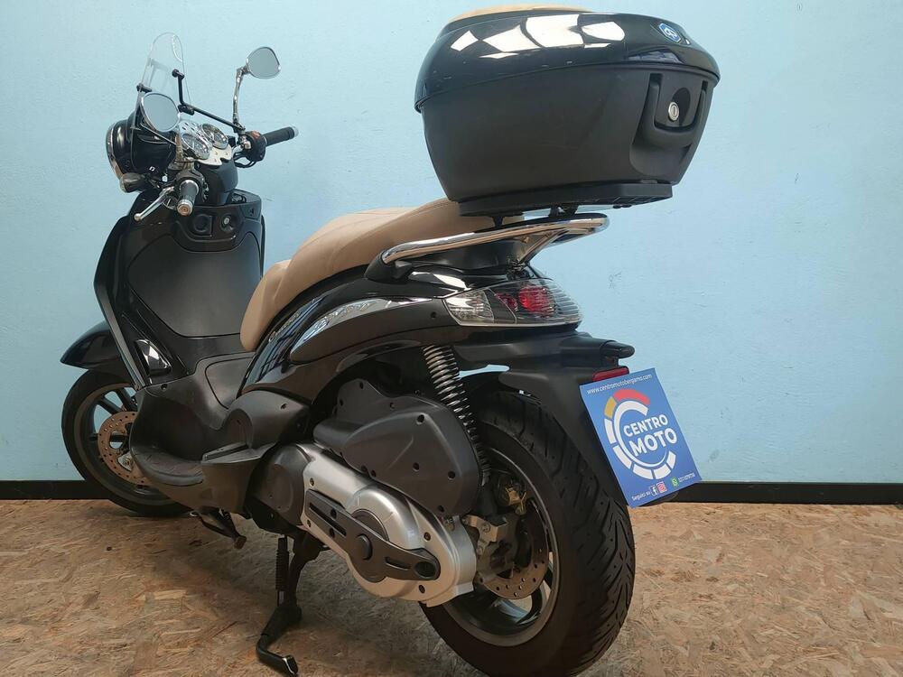 Piaggio Beverly Cruiser 500 (5)