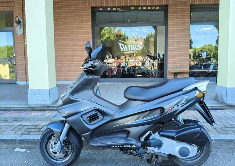Vendo Gilera Runner 125 VX (2002 - 05) usata a Leini