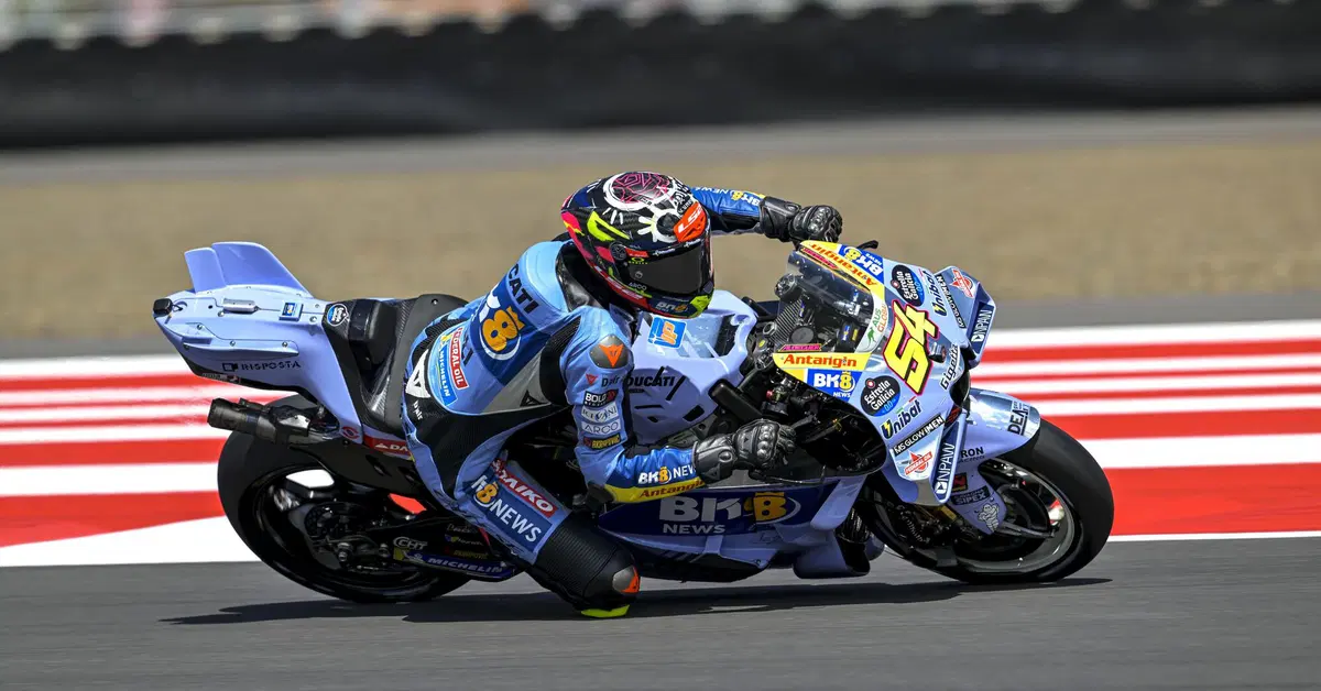 MotoGP 2025. GP dell'Indonesia. Gara: vince Fermin Aldeguer davanti a Pedro Acosta. Bezzecchi e Marquez fuori dopo un incidente al via [RISULTATI]