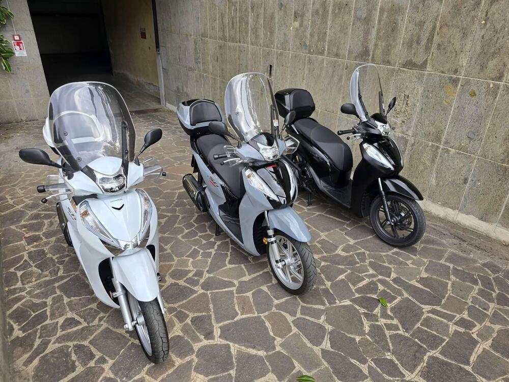 Honda SH 300 i ABS (2016 - 20) (2)