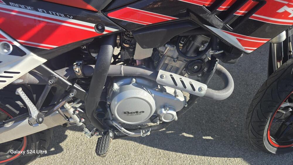 Betamotor RR 125 4T Motard LC (2010 - 17) (2)