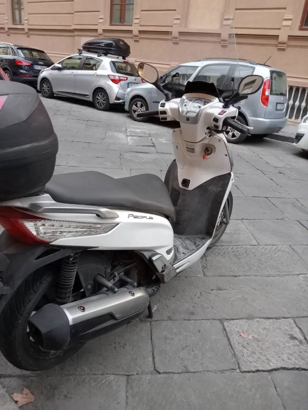 Kymco People 300i GT (2010 - 17) (2)