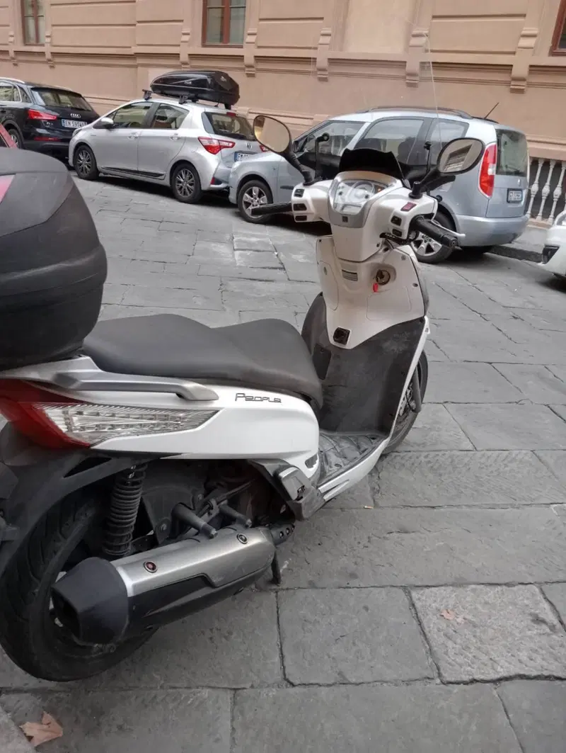 Kymco People 300i GT (2010 - 17) (2)
