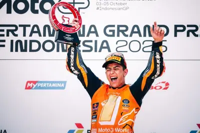MotoGP 2025. GP dell'Indonesia. Moto3: Jos&eacute; Antonio Rueda vince ed &egrave; campione del mondo! Sul podio Luca Lunetta e Guido Pini