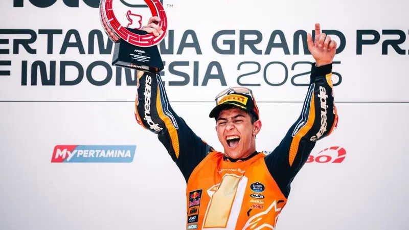 MotoGP 2025. GP dell'Indonesia. Moto3: Jos&eacute; Antonio Rueda vince ed &egrave; campione del mondo! Sul podio Luca Lunetta e Guido Pini
