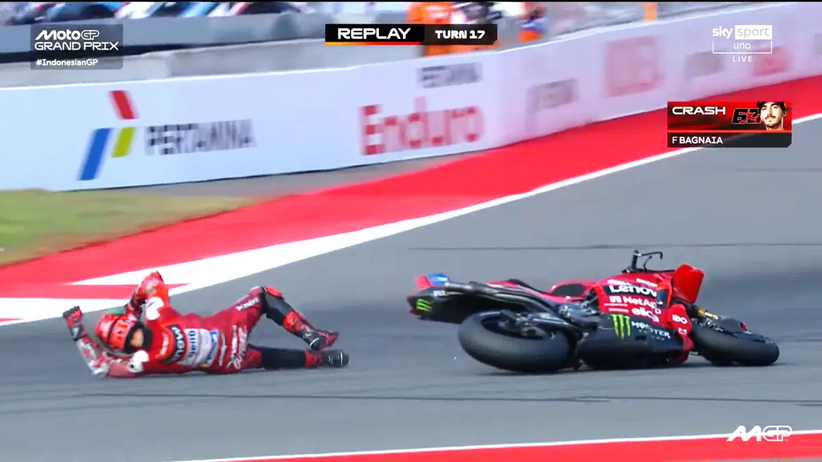 Caduta Bagnaia nella gara del GP Indonesia 2025 (2)