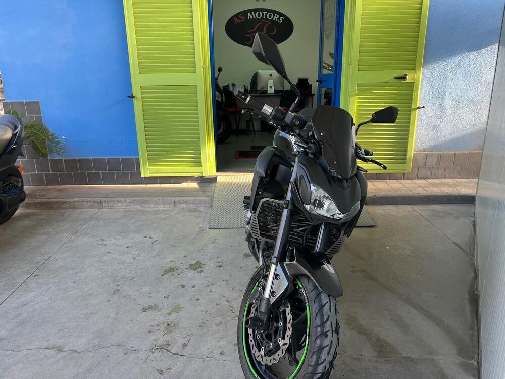 Kawasaki Z 900 (2017 - 18) (5)