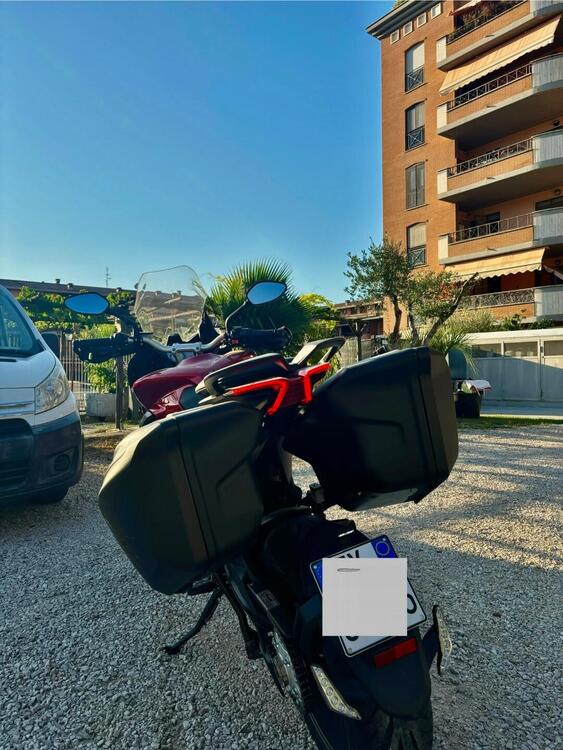 MV Agusta Turismo Veloce 800 Lusso SCS (2021 - 25) (3)