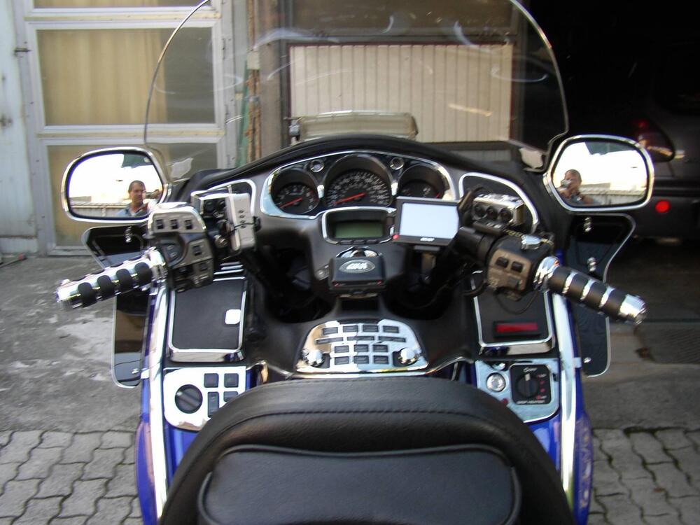 Honda GL 1800 Gold Wing (2000 - 05) (2)