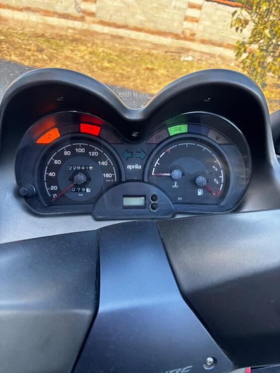 Aprilia Atlantic 200 (2002 - 04) (4)