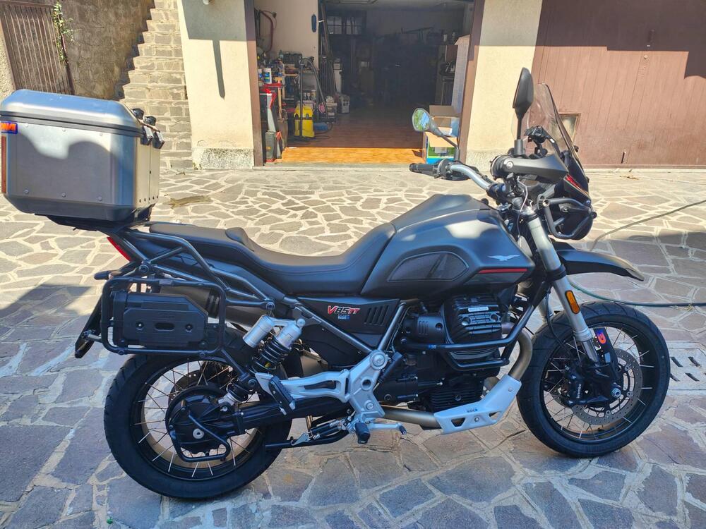 Moto Guzzi V85 TT (2021 - 23) (3)