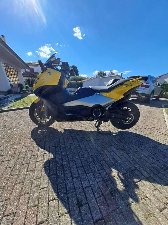 Yamaha T-Max 560 (2022 - 24) (4)
