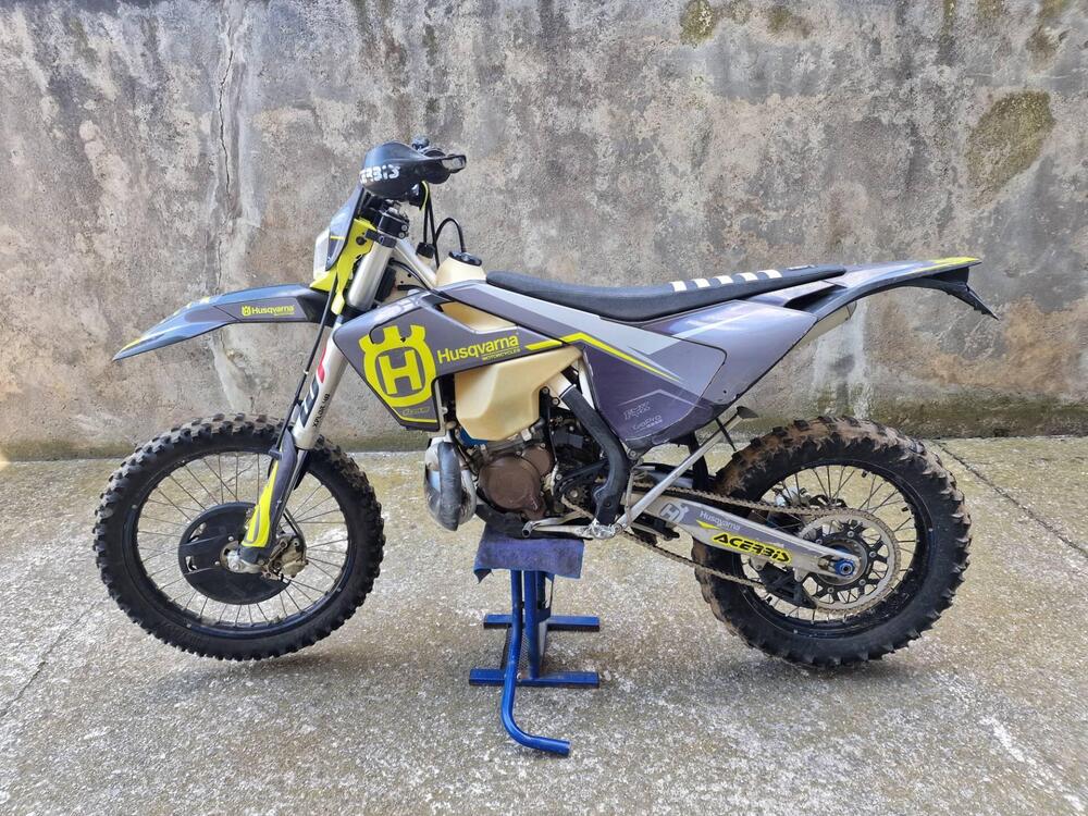 Husqvarna TE 300i (2018) (4)