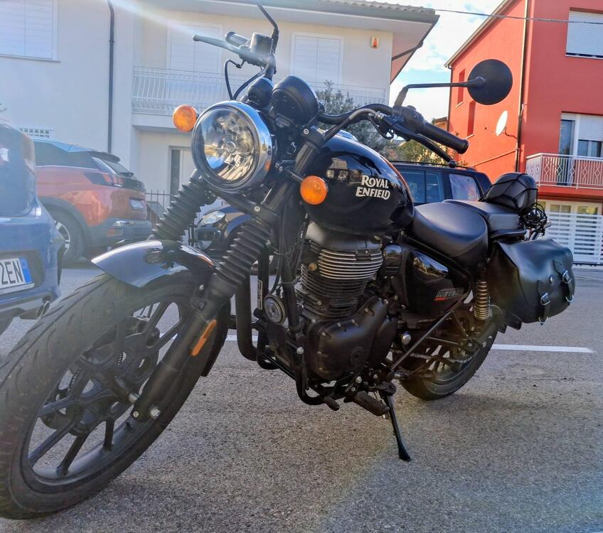 Royal Enfield Meteor 350 Fireball (2021 - 25)