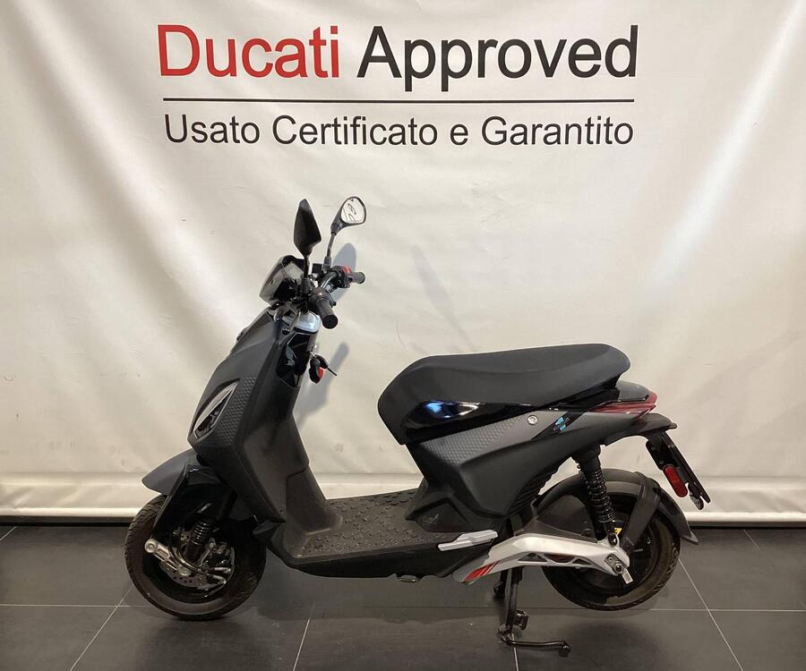 Piaggio 1 Active (2022 - 25) (3)