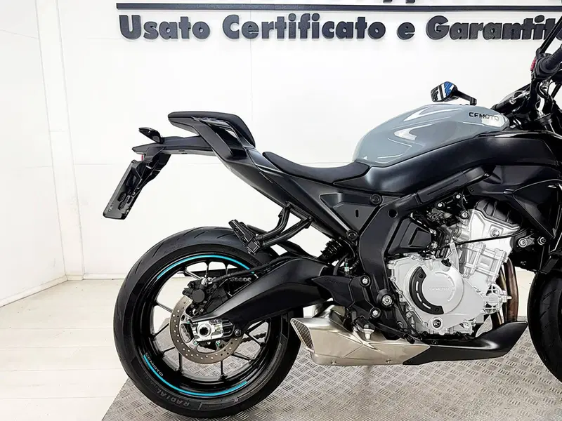 CFMOTO 675NK (2025 - 26) (7)