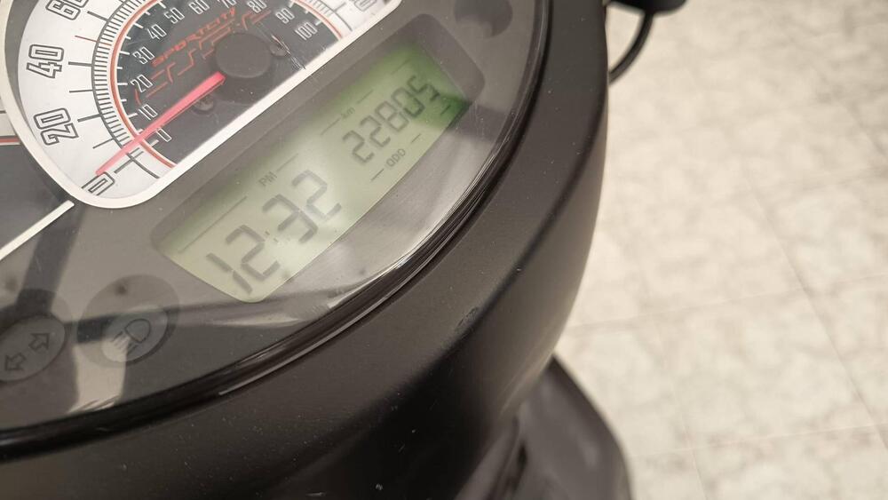 Aprilia Sportcity Cube 300 (2008 - 13) (3)